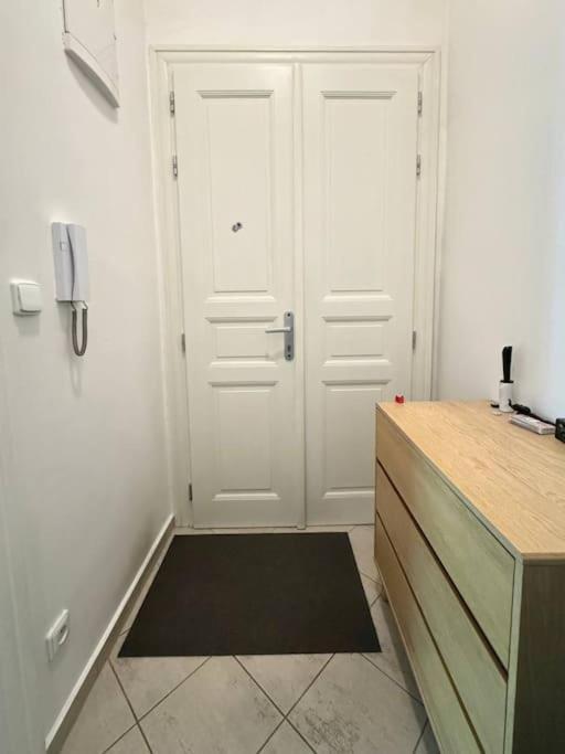 Cozy Karlin Apartment Prague Exterior photo
